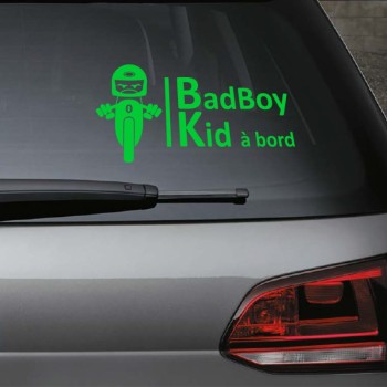 Autocollant de couleur vert. Découvrez notre adorable "Badboy kid à bord"