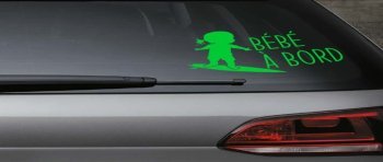 Autocollant de couleur vert. Découvrez notre adorable "bébé à bord surf"