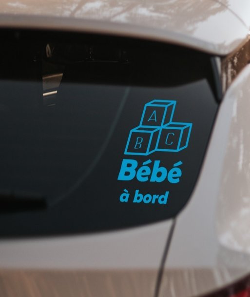 Autocollant de couleur bleu. Découvrez notre adorable "Bébé à bord cube"