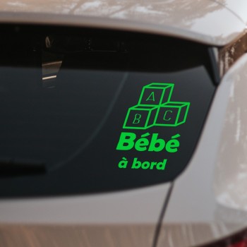 Autocollant de couleur vert. Découvrez notre adorable "Bébé à bord cube"