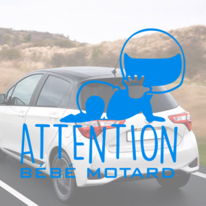 Sticker Attention bébé motard pour voiture.