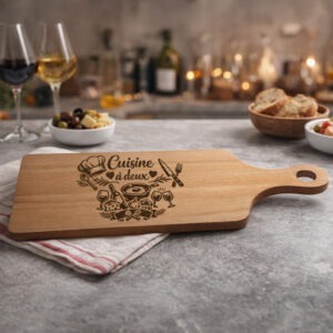 Planche à découper gravée 'Cuisine à deux' en bois