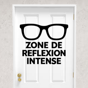 Humoristique avec lunettes et texte “Zone de réflexion intense” - mockup autocollant vinyle