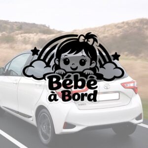 Bébé à bord avec arc en ciel - aperçu sur vitre de voiture