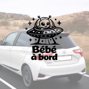 Bébé à bord avec un bébé extraterrestre - aperçu sur vitre de voiture