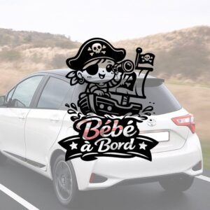 Bébé à bord avec un bébé pirate et petit bateau - aperçu sur vitre de voiture
