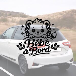 Bébé à bord avec un lionceau - aperçu sur vitre de voiture