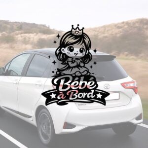 Bébé à bord avec une petite princesse - aperçu sur vitre de voiture